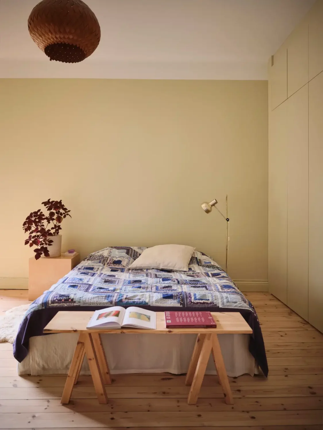 High Ceilings and Light Colors in a Minimalistic Stockholm Apartment 24 modern-scandi-interiors-period-features-1910-stockholm-apartment-nordroom