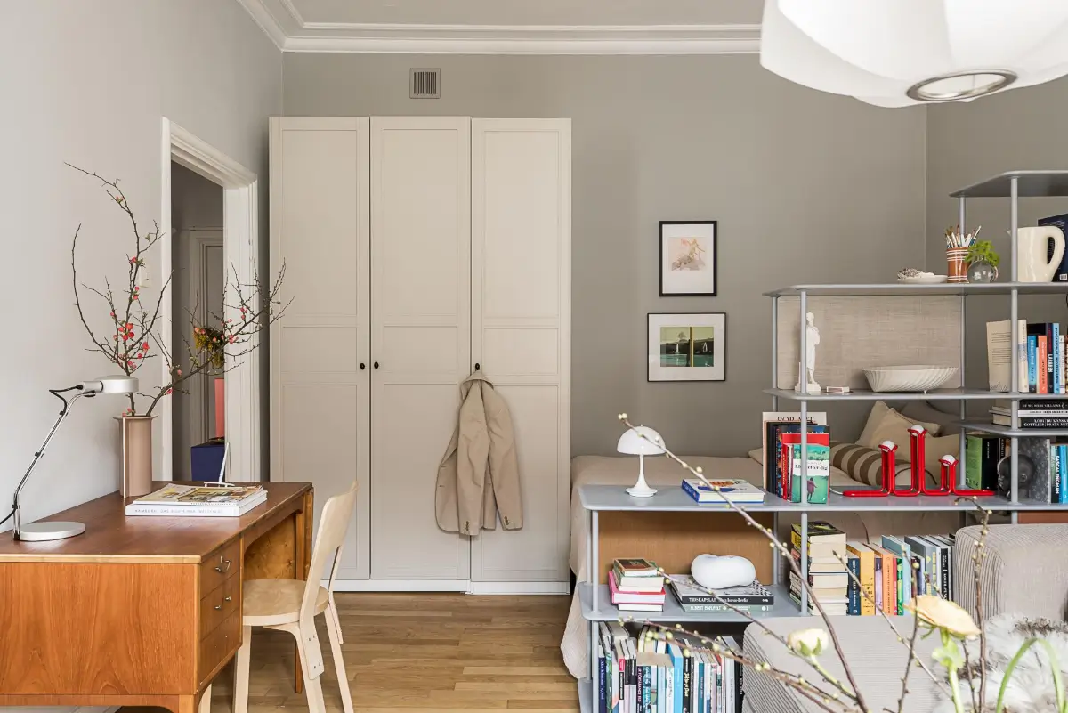 A Light-Filled and Social Studio Apartment in a 1920s Building 19 scandinavian-studio-apartment-nordroom