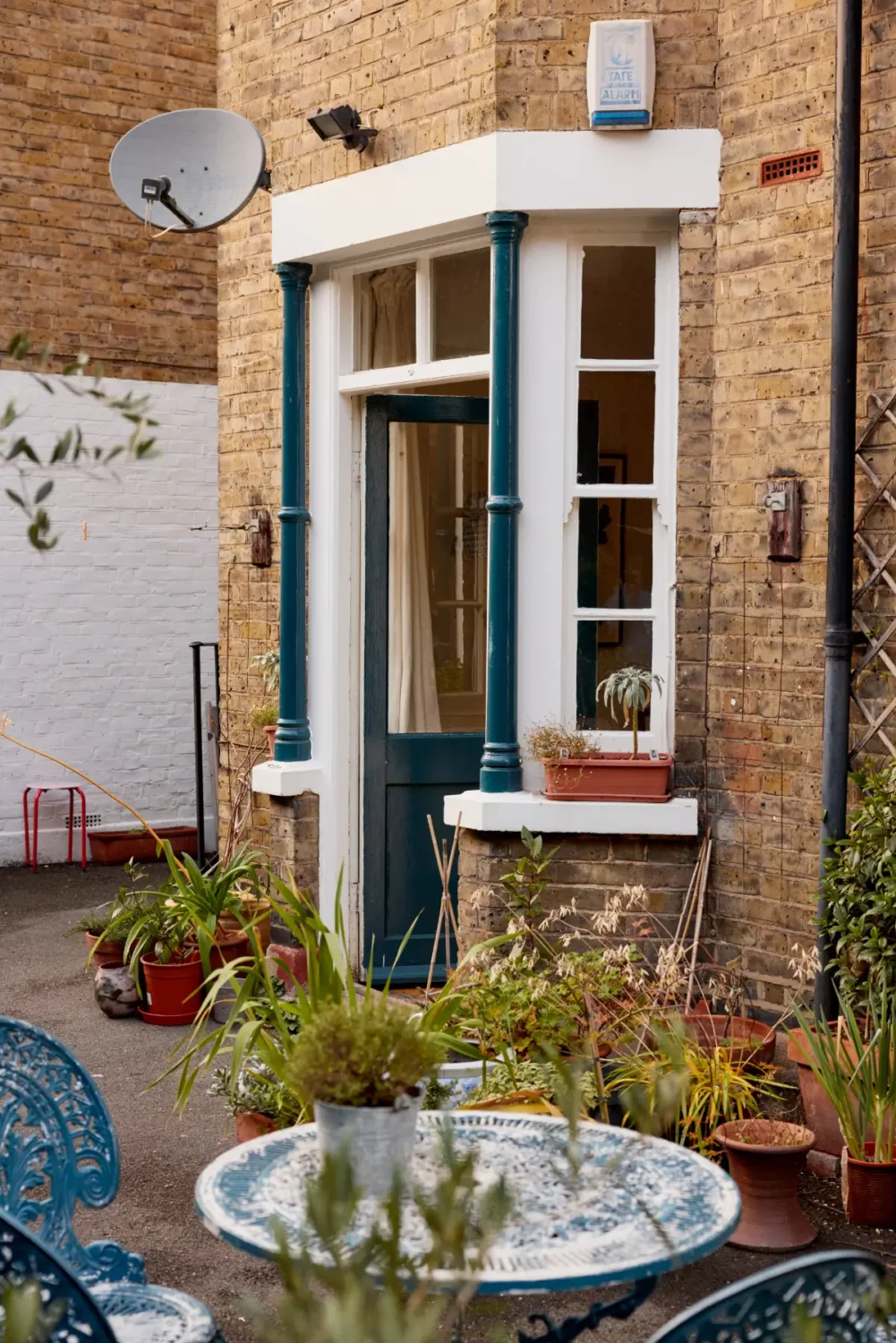 A Serene Ground-Floor Victorian Apartment in London 7 small-19th-century-apartment-london