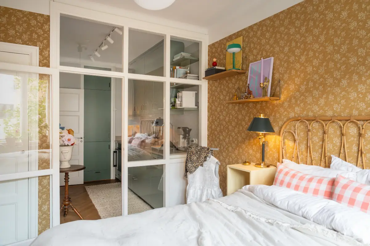 A Pink Living Room in a Colorful 1920s Apartment in Stockholm 10 small-stockholm-apartment-pink-living-room-nordroom