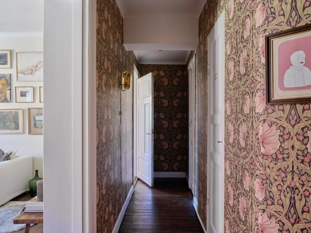 A Romantic Bedroom & Period Details in a Stockholm Apartment 16
soft-romantic-interiors-early-20th-century-apartment-stockholm-nordroom