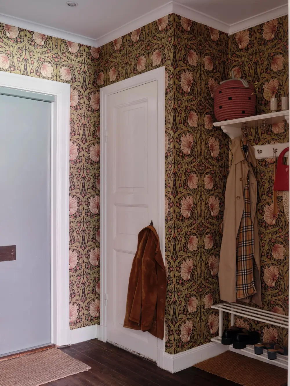 A Romantic Bedroom & Period Details in a Stockholm Apartment 30
soft-romantic-interiors-early-20th-century-apartment-stockholm-nordroom