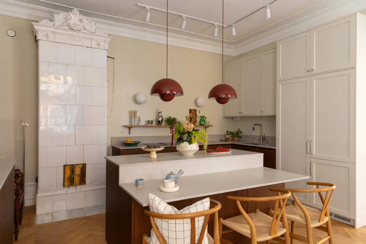 A Stylish Light-Colored Apartment with a Rental Part in Stockholm's Gamla Stan 1 stylish-apartment-stockholm-old-town
