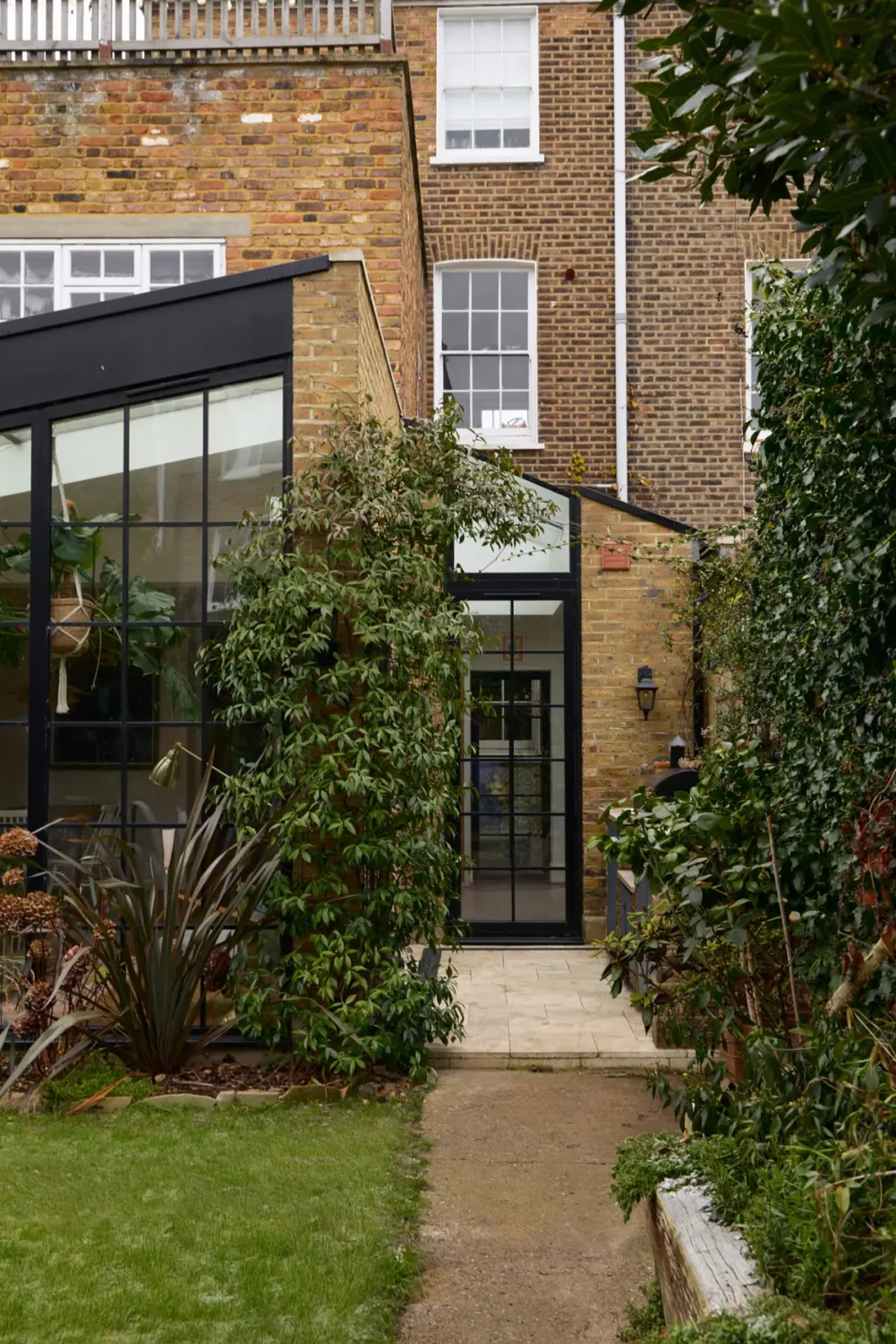 A Crittal-Style Glazed Extension for a Ground Floor Victorian Apartment 10 victorian family home Crittall style glazed kitchen extension nordroom8 A Crittal-Style Glazed Extension for a Ground Floor Victorian Apartment