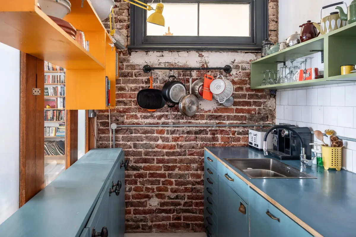 A Victorian Mews House with a Former Greenhouse Turned Into A Dining Room 6 victorian-mews-house-england