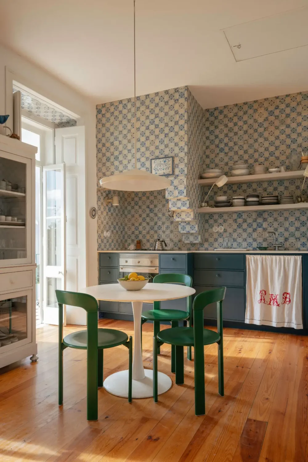 A Beautiful Renovated 19th-Century Townhouse in Lisbon 3 19th-century-lisbon-townhouse-nordroom