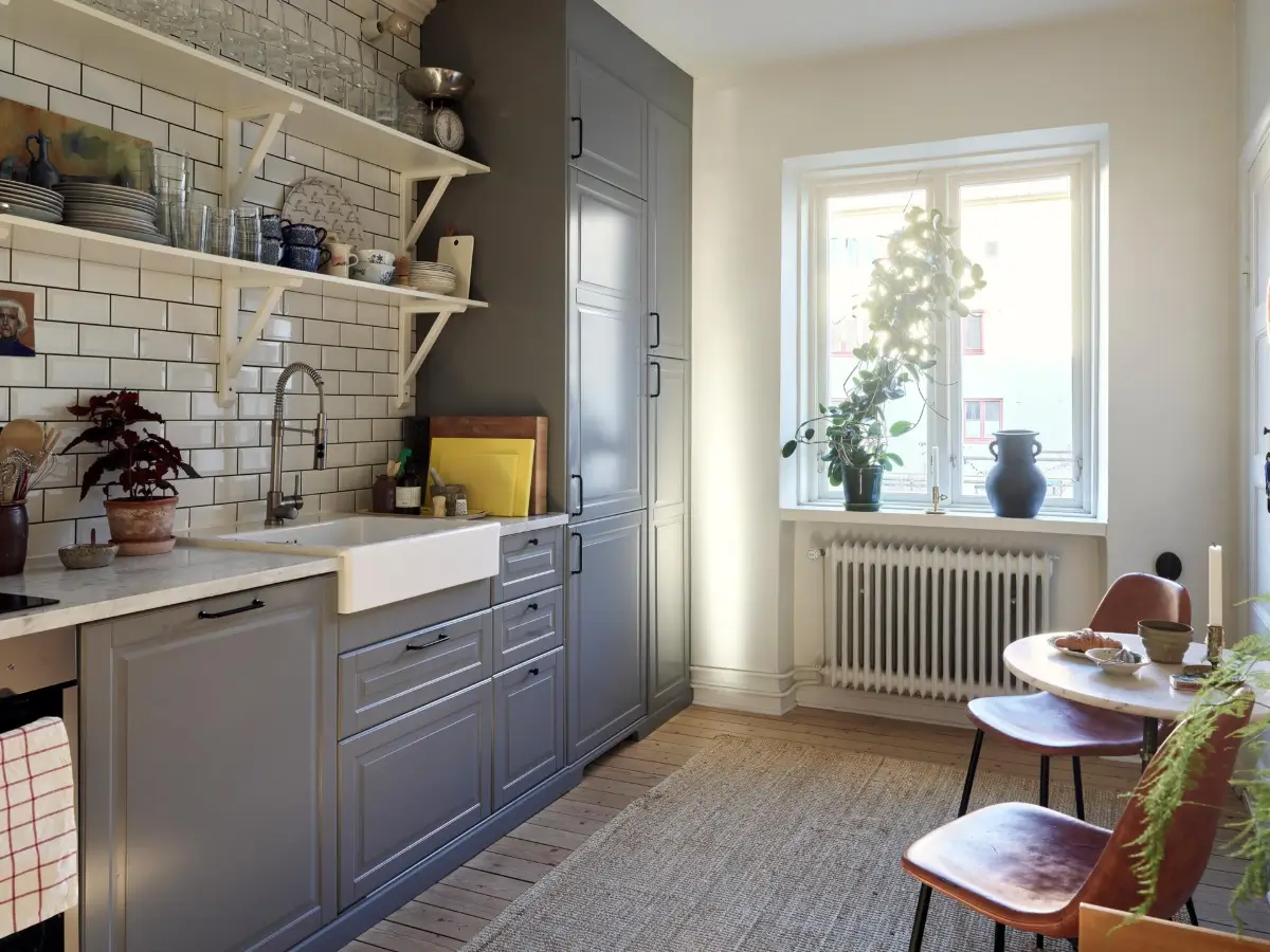 Wooden Floor and a Bistro-Style Kitchen in a Swedish 1930s Apartment 16 art-renovated-kitchen-cozy-small-1930s-apartment-sweden-nordroom