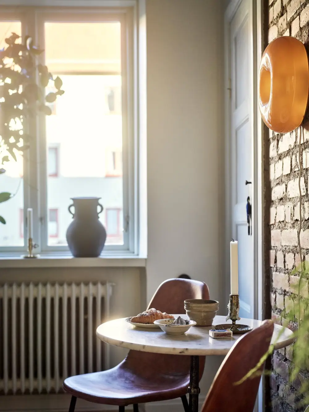 Wooden Floor and a Bistro-Style Kitchen in a Swedish 1930s Apartment 19 art-renovated-kitchen-cozy-small-1930s-apartment-sweden-nordroom