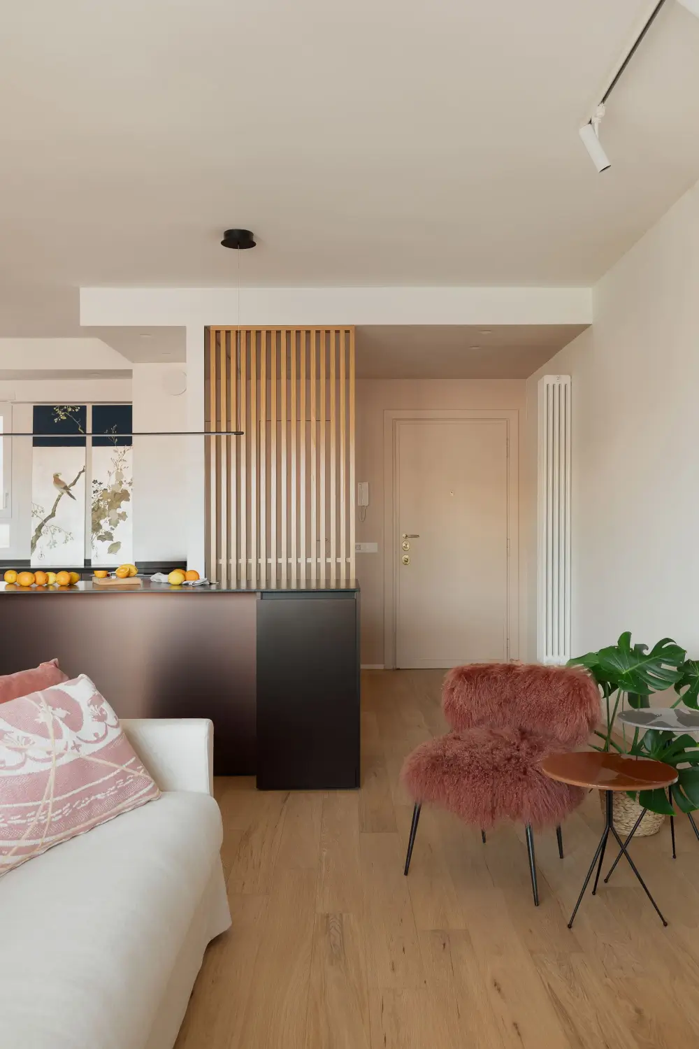 Contemporary and Warm Spaces in a Roman Apartment by Raffaella Falbo 10 contemporary-rome-apartment-Raffaella-Falbo-nordroom