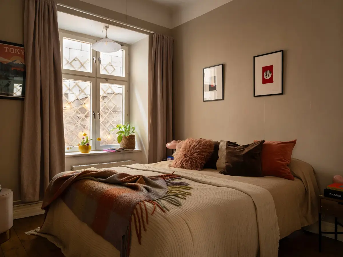 Warm and Rich Colors in a 19th-Century Stockholm Apartment 14 cozy-colorful-rooms-19th-century-stockholm-apartment-nordroom