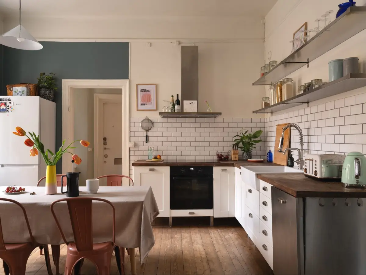 Warm and Rich Colors in a 19th-Century Stockholm Apartment 9 cozy-colorful-rooms-19th-century-stockholm-apartment-nordroom