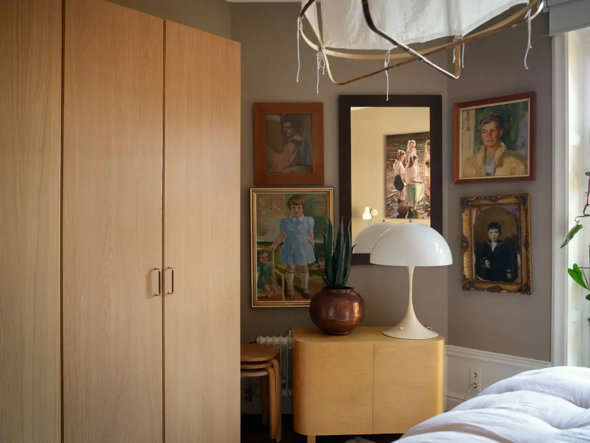 Cozy Spaces in a Renovated Early 20th-Century Apartment in Stockholm 18 cozy-early-20th-century-stockholm-apartment-nordroom