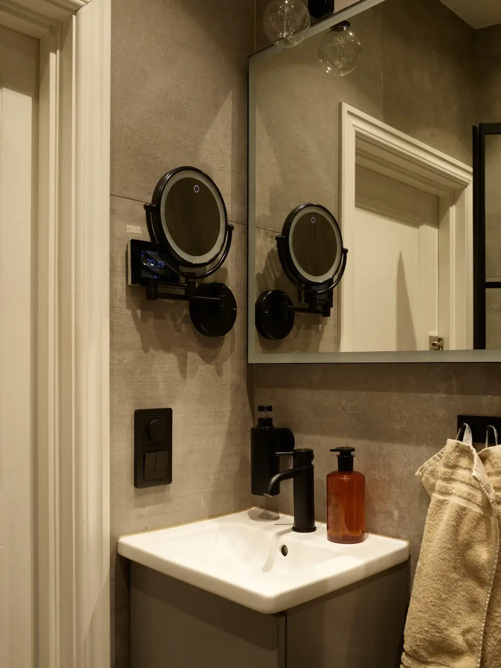 Cozy Spaces in a Renovated Early 20th-Century Apartment in Stockholm 21 cozy-early-20th-century-stockholm-apartment-nordroom