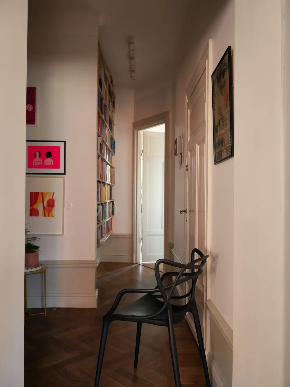 Cozy Spaces in a Renovated Early 20th-Century Apartment in Stockholm 23 cozy-early-20th-century-stockholm-apartment-nordroom