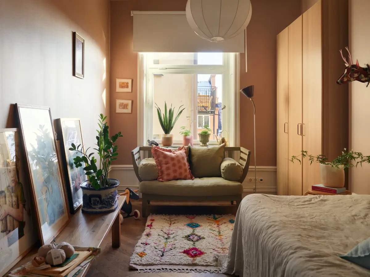 Cozy Spaces in a Renovated Early 20th-Century Apartment in Stockholm 24 cozy-early-20th-century-stockholm-apartment-nordroom