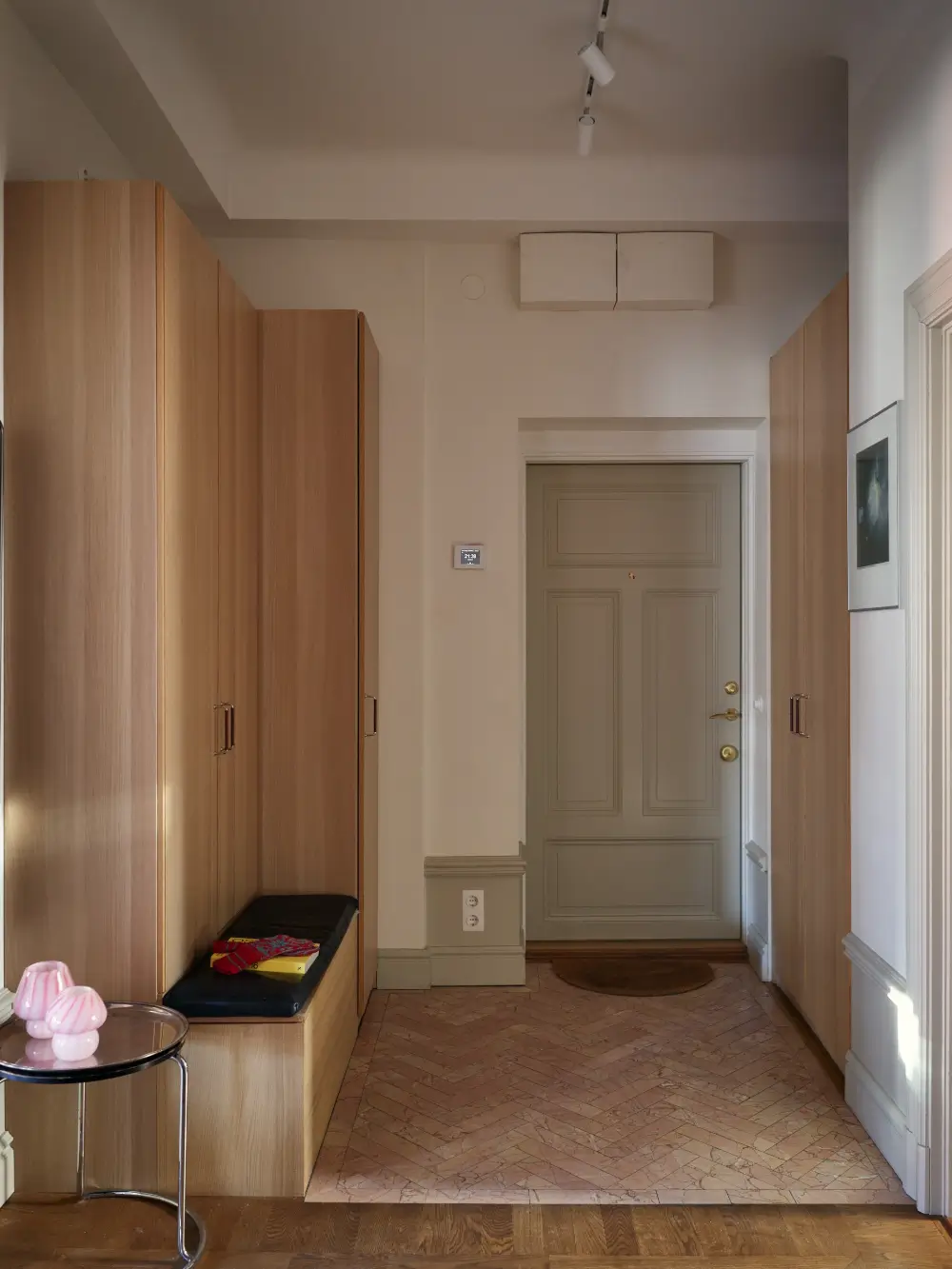 Cozy Spaces in a Renovated Early 20th-Century Apartment in Stockholm 30 cozy-early-20th-century-stockholm-apartment-nordroom
