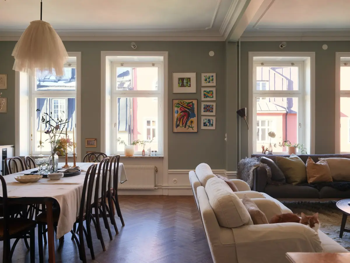 Cozy Spaces in a Renovated Early 20th-Century Apartment in Stockholm 4 cozy-early-20th-century-stockholm-apartment-nordroom