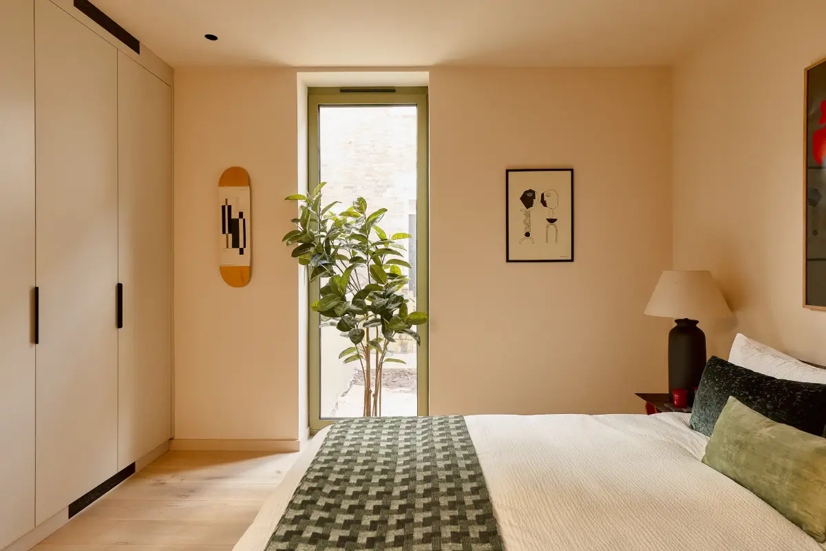 Midcentury and Japanese Influences in a Sustainable London New Build 31 curves-textures-new-build-house-london