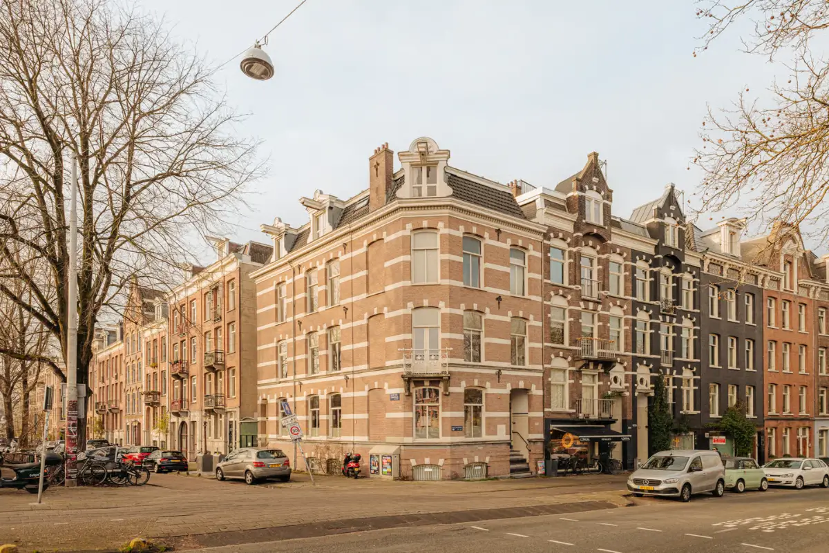 A Bright, Late 19th-Century Corner Apartment in Amsterdam 40 duplex-corner-apartment-amsterdam