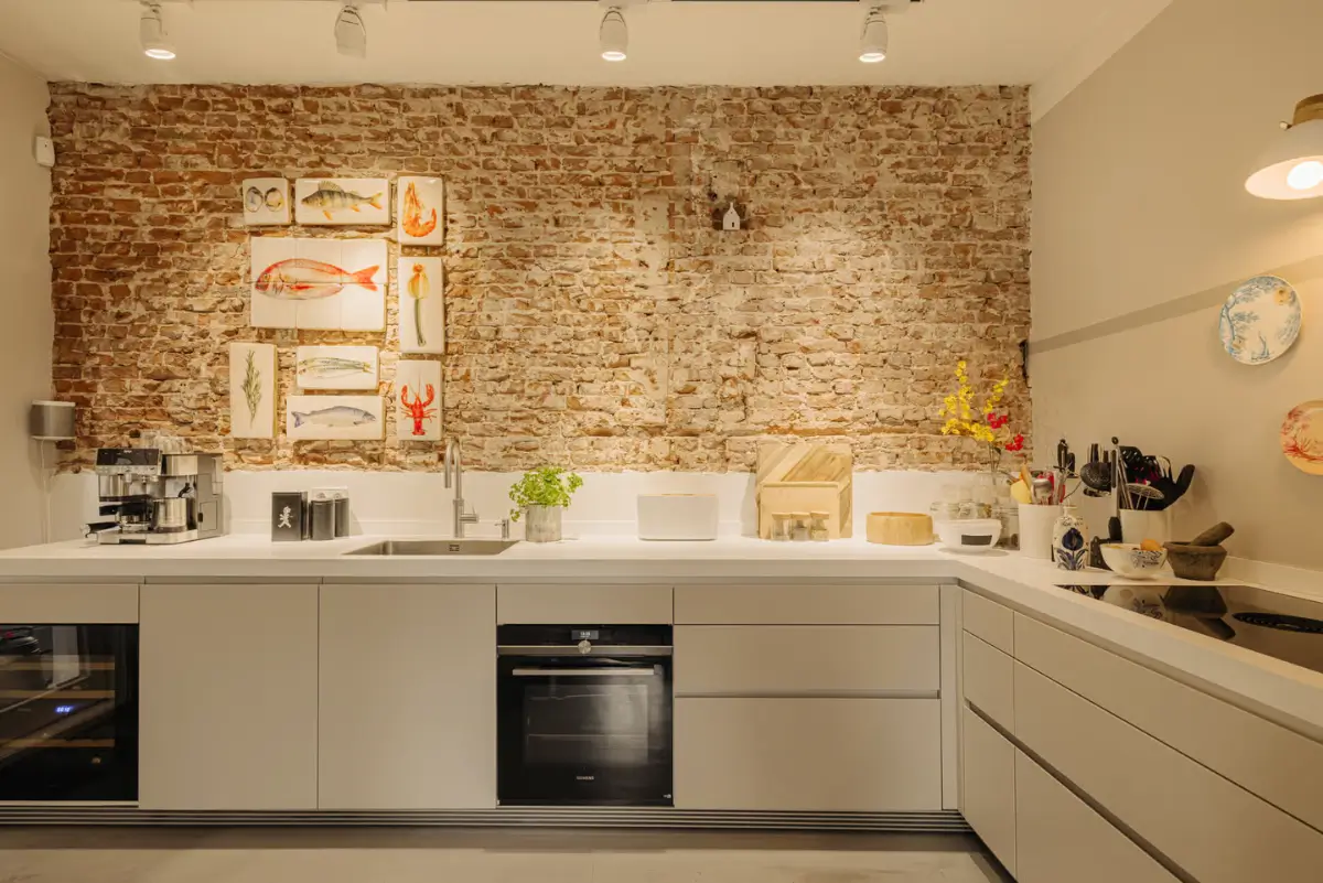 A Bright, Late 19th-Century Corner Apartment in Amsterdam 21 duplex-corner-apartment-amsterdam