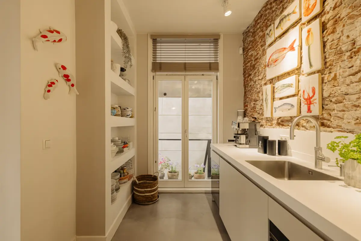 A Bright, Late 19th-Century Corner Apartment in Amsterdam 22 duplex-corner-apartment-amsterdam