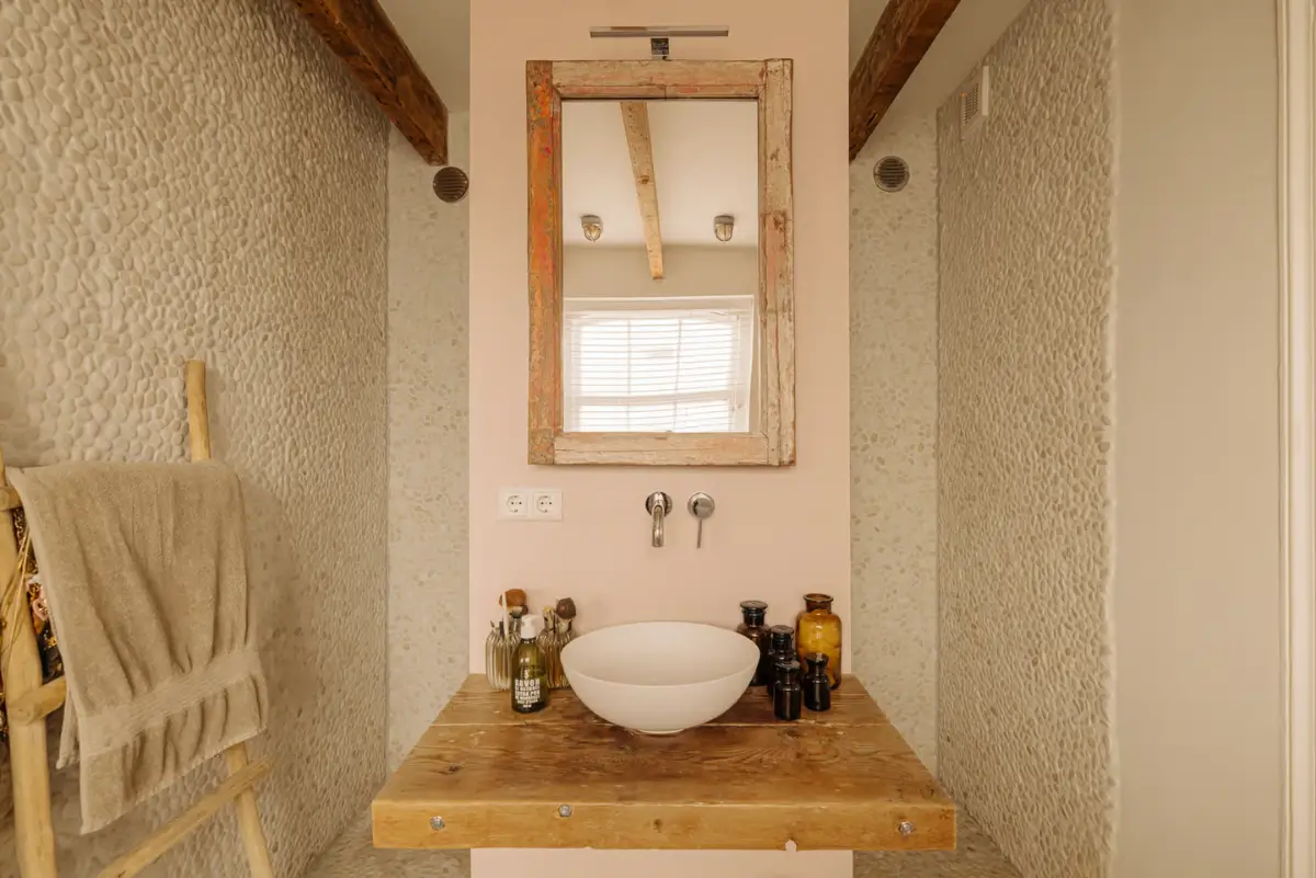 A Bright, Late 19th-Century Corner Apartment in Amsterdam 35 duplex-corner-apartment-amsterdam