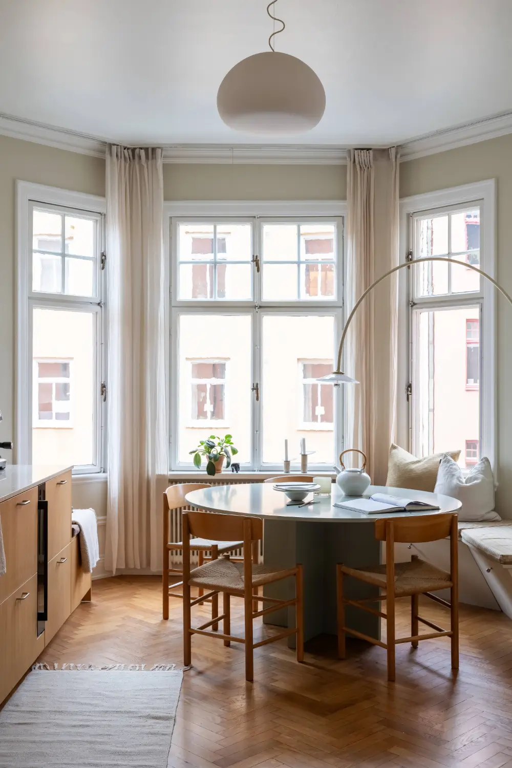 early-20th-century-apartment-beautiful-kitchen-and-fireplace