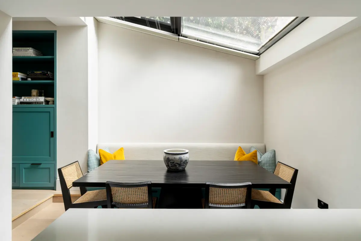 Green Tones in a Narrow Renovated Holland Park Townhouse 8 green-tones-renovated-holland-park-townhouse