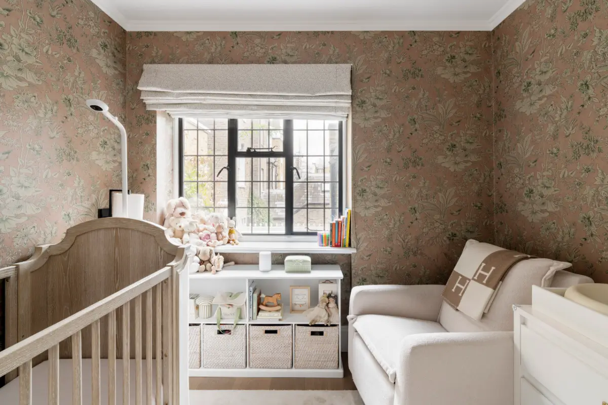 Green Tones in a Narrow Renovated Holland Park Townhouse 15 green-tones-renovated-holland-park-townhouse