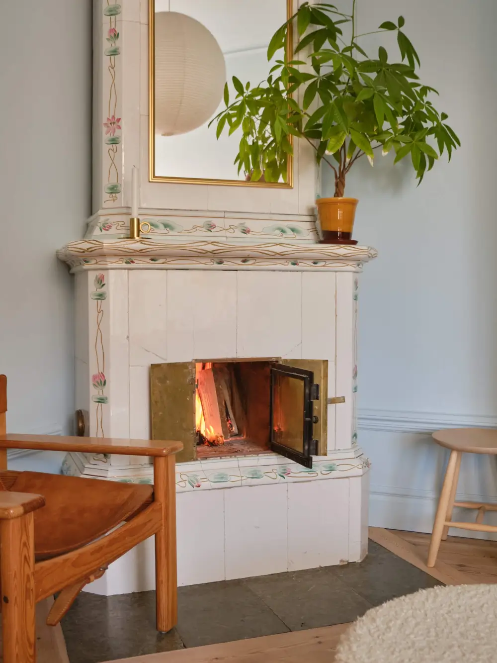Period Details and Soft Colors in a Grand Early 20th-Century Apartment 26 preserved-charm-spacious-stockholm-apartment-nordroom