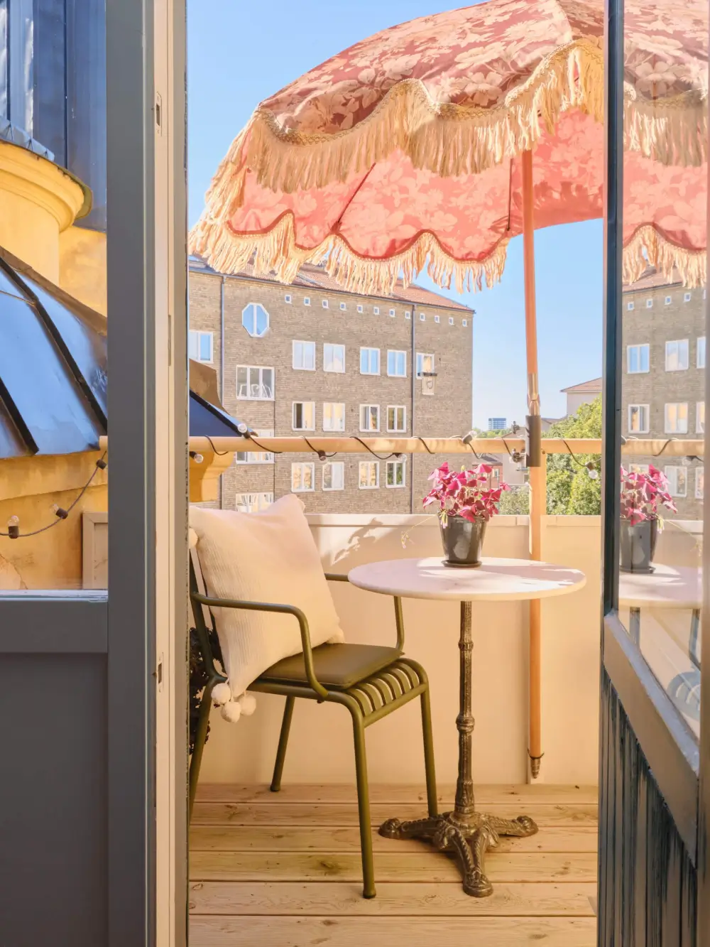 Period Details and Soft Colors in a Grand Early 20th-Century Apartment 22 preserved-charm-spacious-stockholm-apartment-nordroom