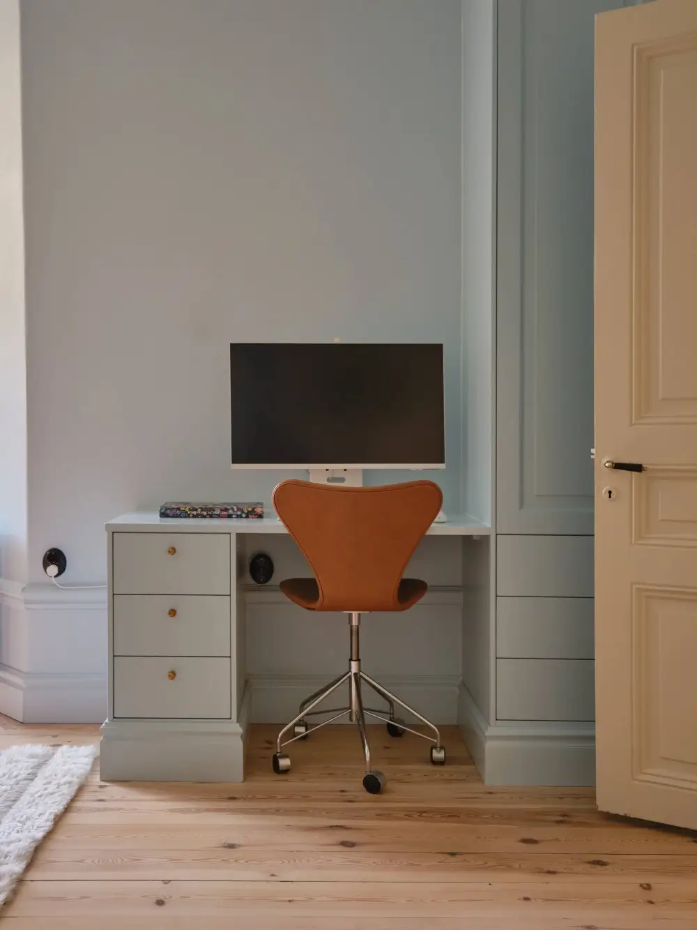 Period Details and Soft Colors in a Grand Early 20th-Century Apartment 28 preserved-charm-spacious-stockholm-apartment-nordroom