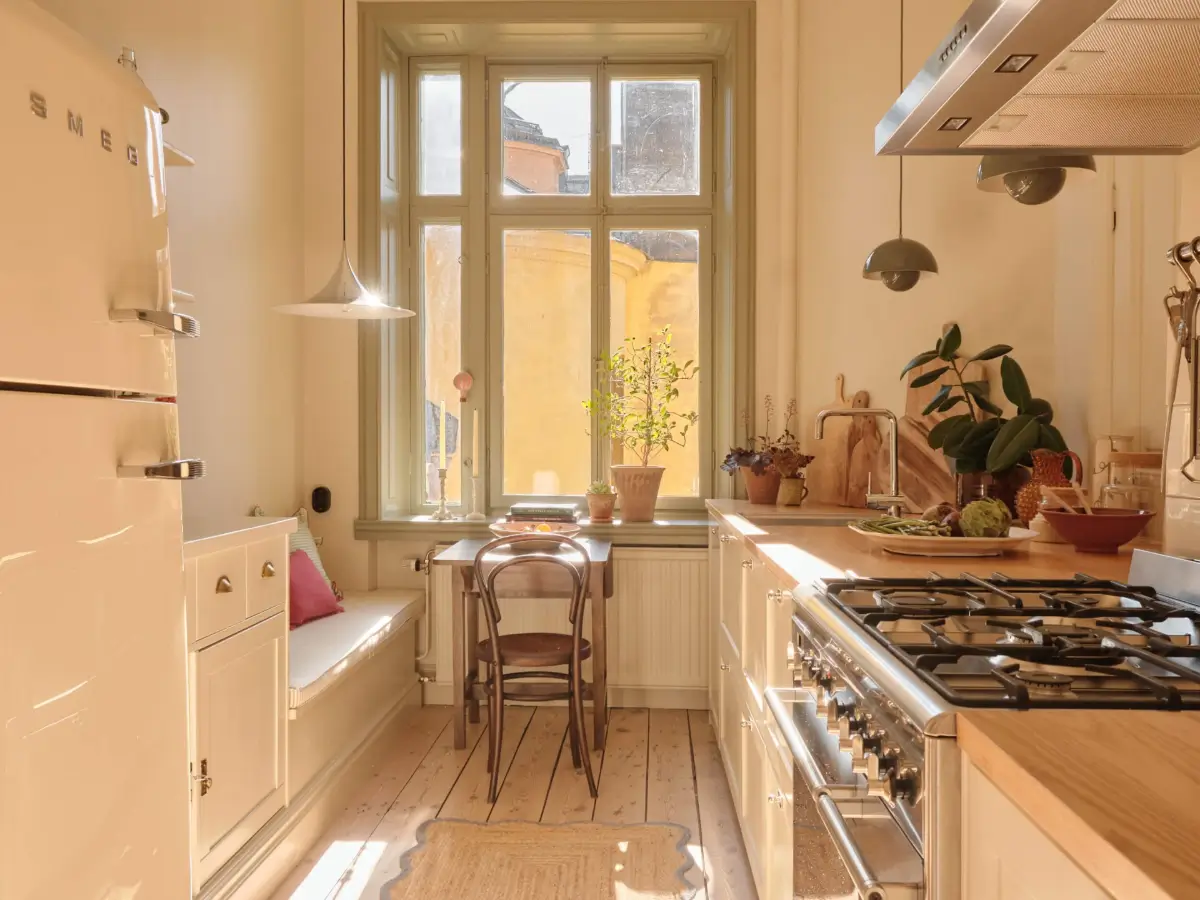 Period Details and Soft Colors in a Grand Early 20th-Century Apartment 13 preserved-charm-spacious-stockholm-apartment-nordroom