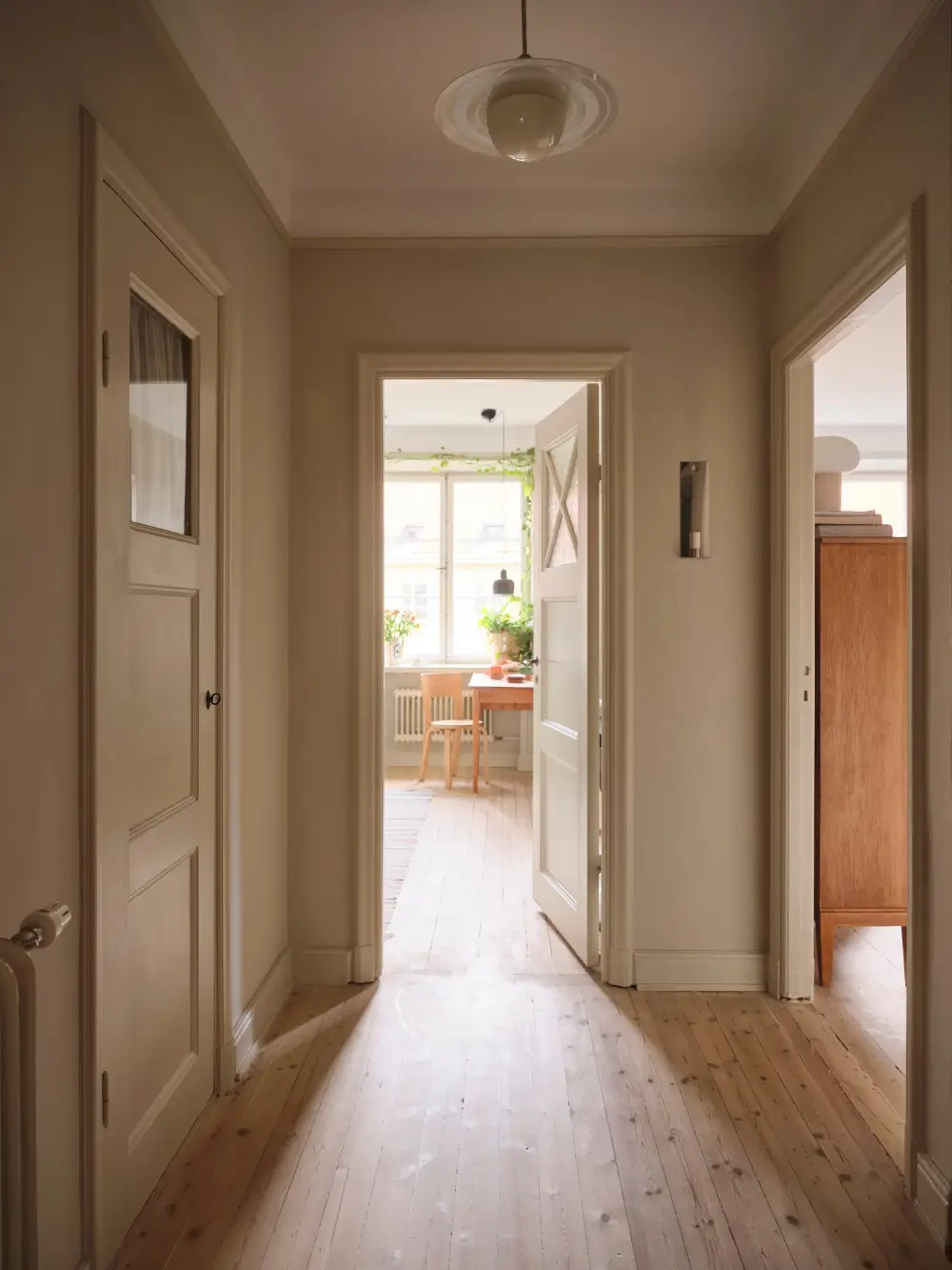 A Serene Studio Apartment with a Beautiful Green Kitchen 23 swedish-studio-apartment-charming-green-kitchen-nordroom