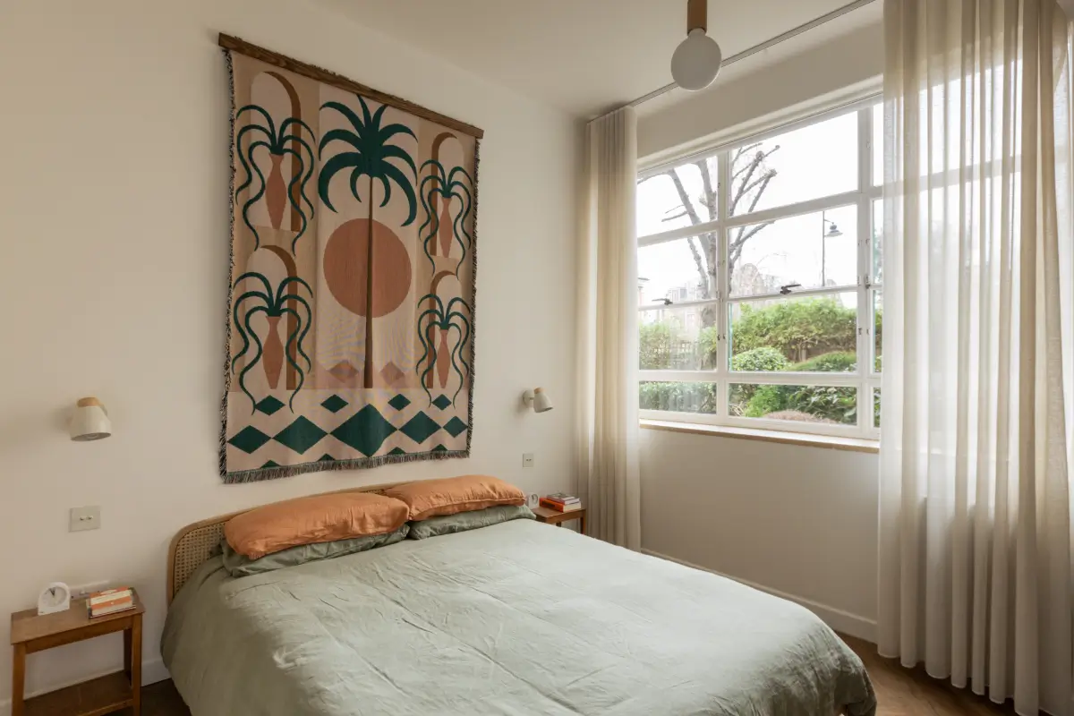 A Light-Filled Modernist Apartment in London 14 three-bedroom-family-apartment-former-1930s-hospital-london
