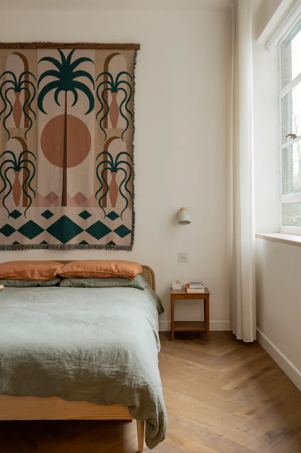 A Light-Filled Modernist Apartment in London 17 three-bedroom-family-apartment-former-1930s-hospital-london