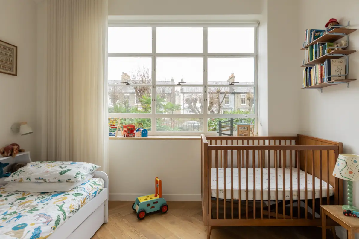 A Light-Filled Modernist Apartment in London 21 three-bedroom-family-apartment-former-1930s-hospital-london