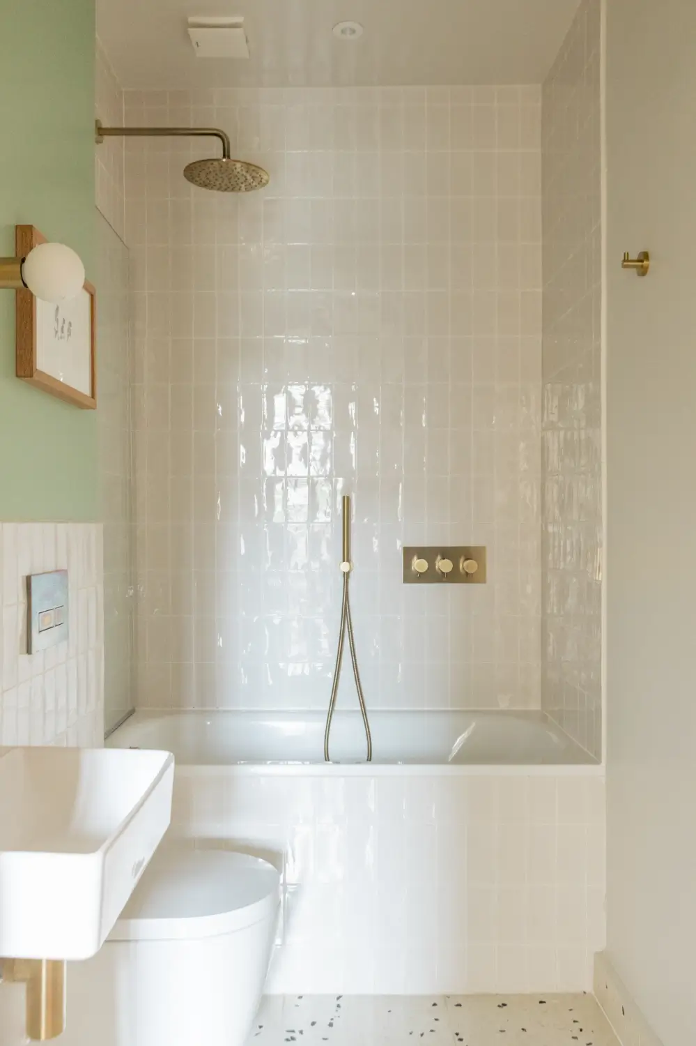 A Light-Filled Modernist Apartment in London 25 three-bedroom-family-apartment-former-1930s-hospital-london