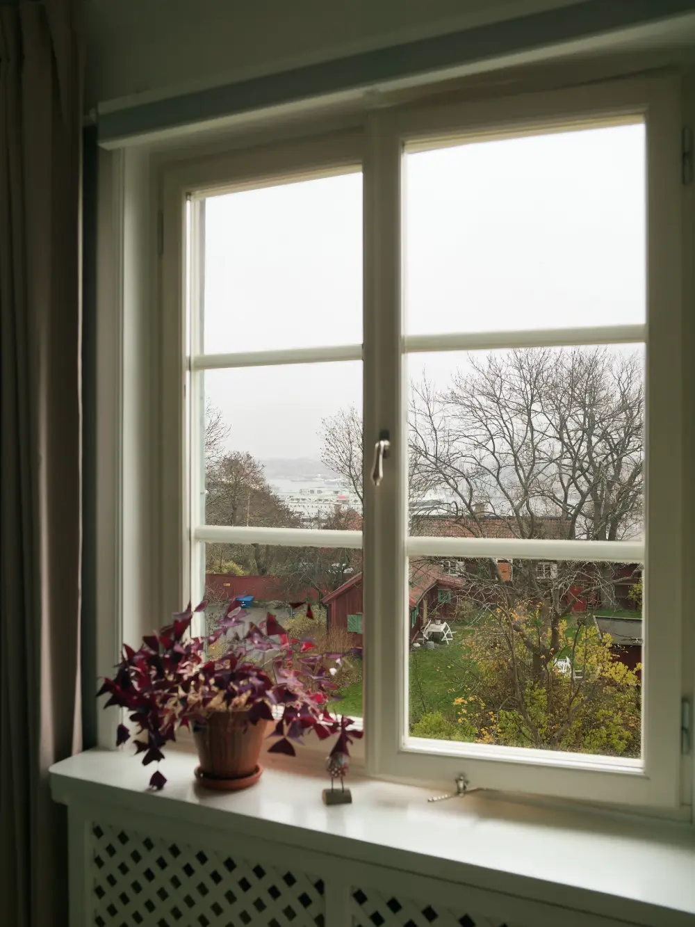 Soft Colors and Magnificent Views in a Stockholm Apartment 23 two-bedroom-stockholm-apartment-spectacular-sea-city-views-nordroom
