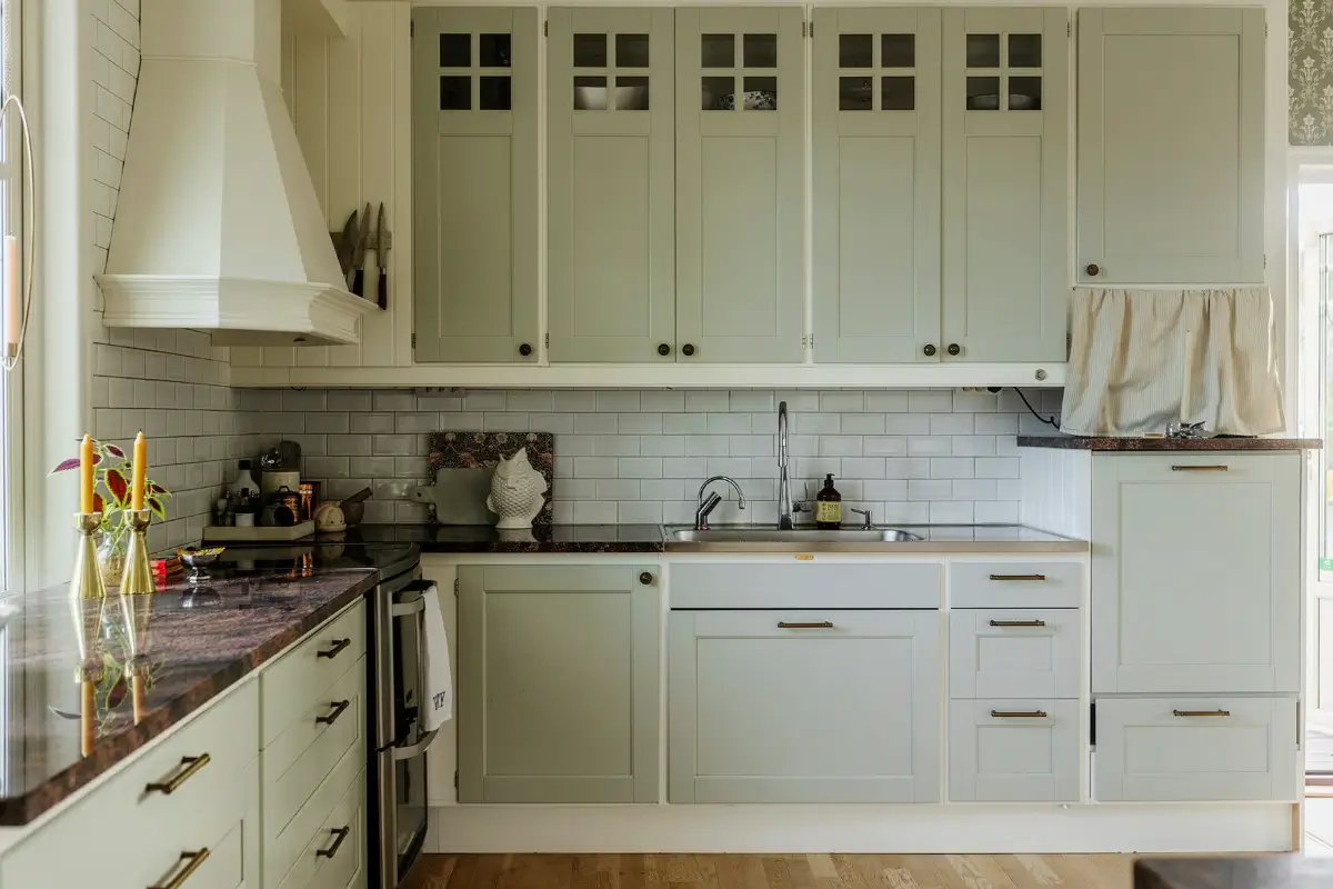 A 1920s Swedish House with a Classic Renovated Bathroom and a Lush Garden 16 1920s-house-renovated-bathroom-pretty-garden-stockholm-nordroom