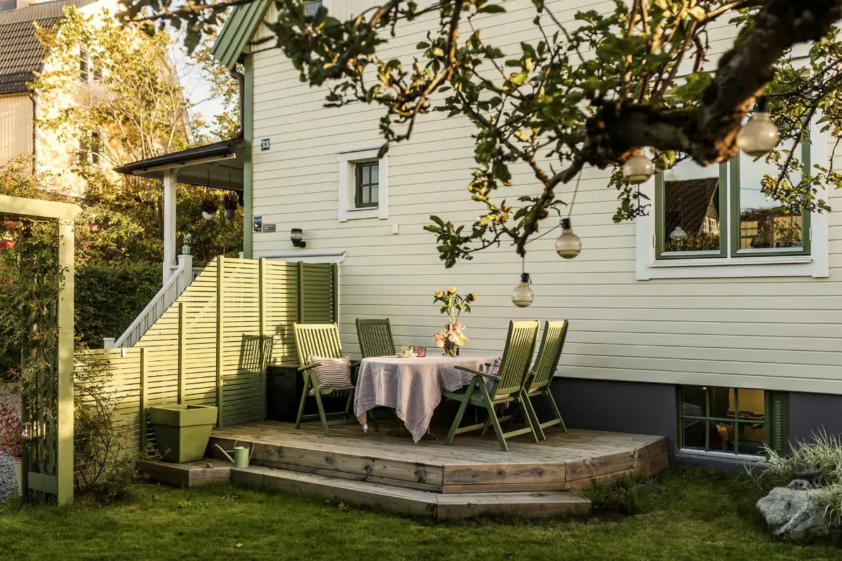 A 1920s Swedish House with a Classic Renovated Bathroom and a Lush Garden 36 1920s-house-renovated-bathroom-pretty-garden-stockholm-nordroom