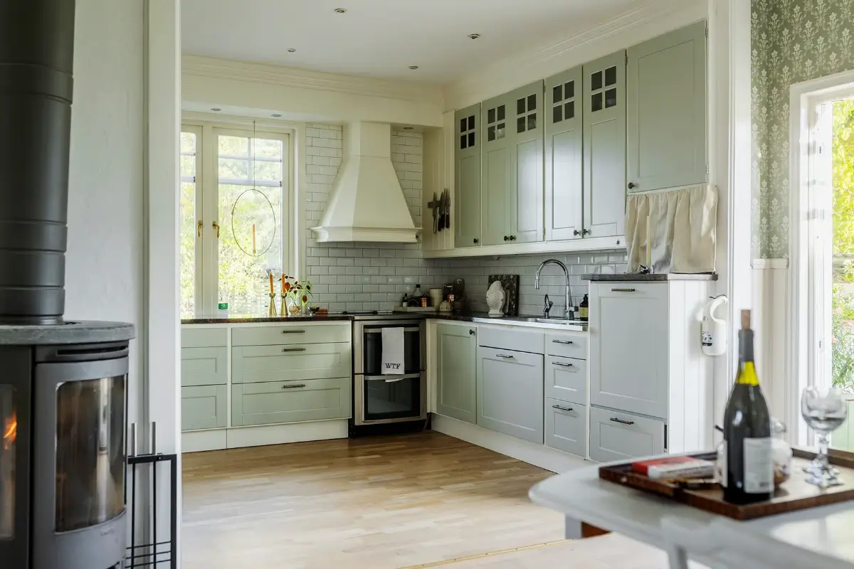 A 1920s Swedish House with a Classic Renovated Bathroom and a Lush Garden 14 1920s-house-renovated-bathroom-pretty-garden-stockholm-nordroom