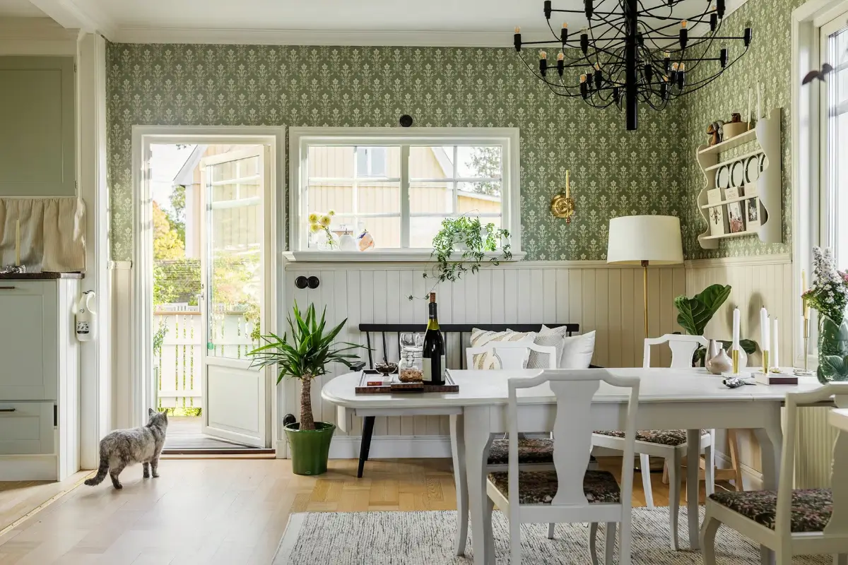 A 1920s Swedish House with a Classic Renovated Bathroom and a Lush Garden 13 1920s-house-renovated-bathroom-pretty-garden-stockholm-nordroom