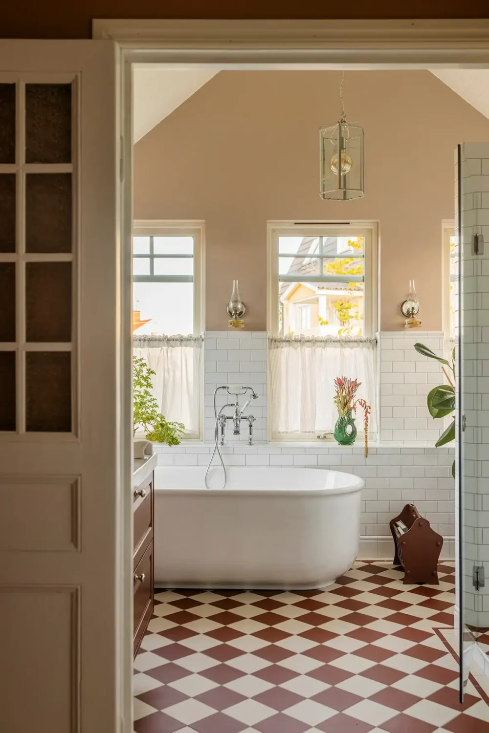 A 1920s Swedish House with a Classic Renovated Bathroom and a Lush Garden 19 1920s-house-renovated-bathroom-pretty-garden-stockholm-nordroom