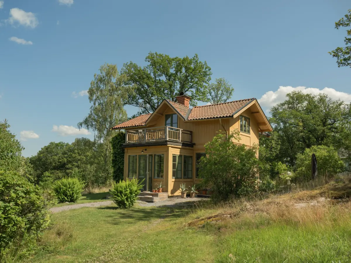 An Idyllic 19th-Century Country House with a Large Garden 1 19th-century-cottage-near-drottningholm-castle-stockholm-nordroom