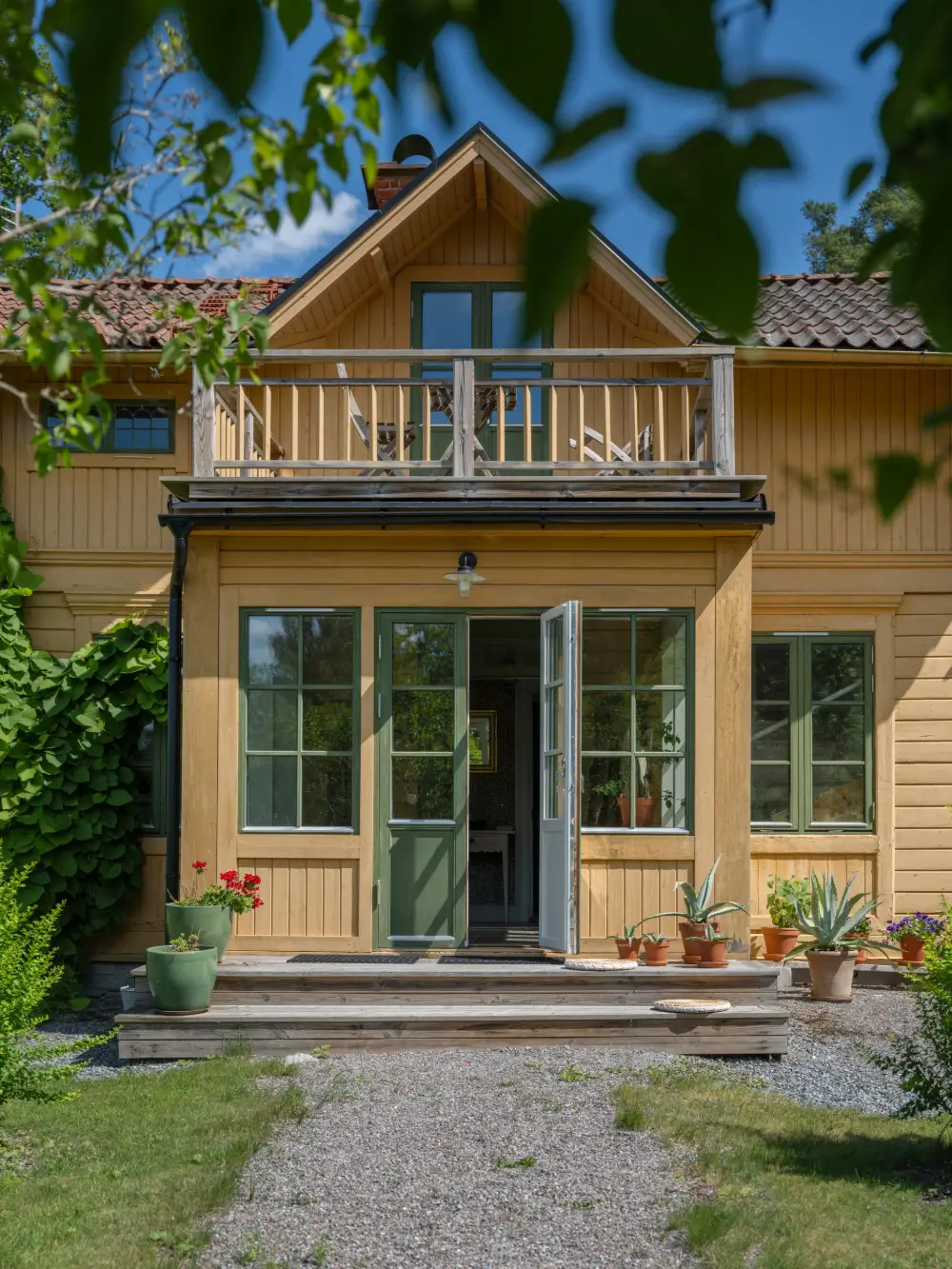 An Idyllic 19th-Century Country House with a Large Garden 2 19th-century-cottage-near-drottningholm-castle-stockholm-nordroom