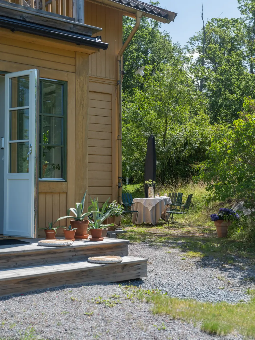 An Idyllic 19th-Century Country House with a Large Garden 21 19th-century-cottage-near-drottningholm-castle-stockholm-nordroom