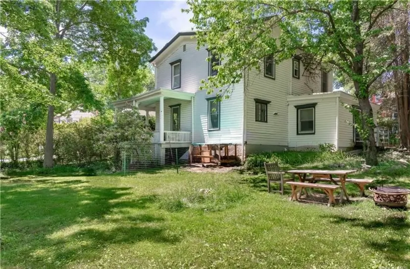 A Thoughtfully Renovated 1884 Victorian Home in Nyack 49 19th-century-renovated-victorian-house-new-york-state-nordroom