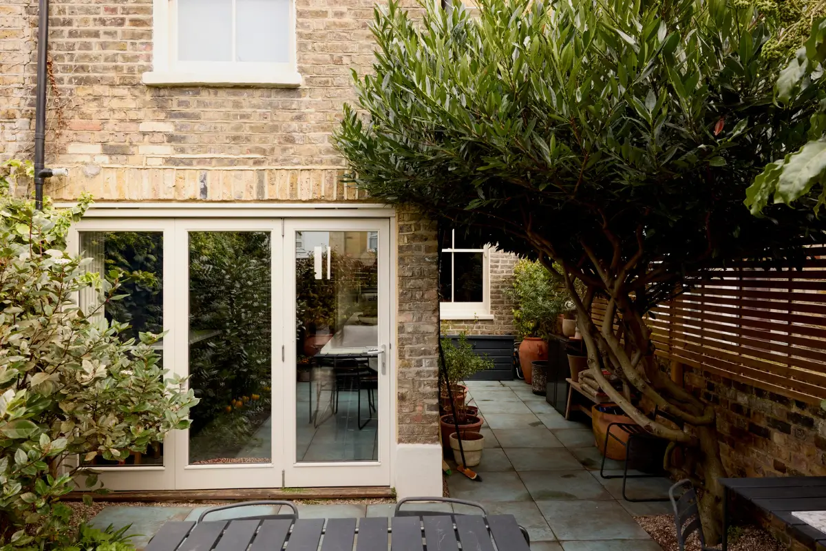 Serene Interiors in a Beautiful Renovated Family Home in London 18 calm-renovated-victorian-terrace-house-london