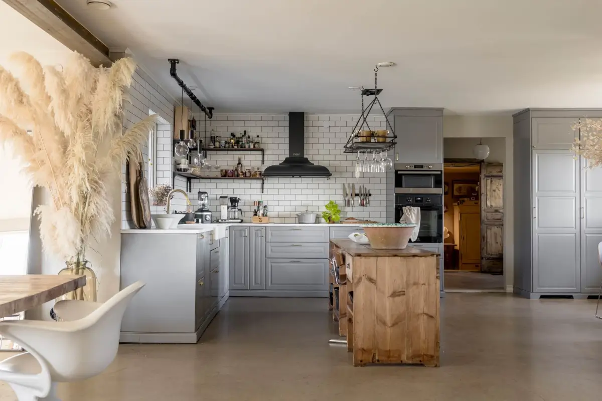 Concrete Floors and a Pitched Ceiling in a South Sweden Country House 5 concrete-floors-natural-materials-south-sweden-home